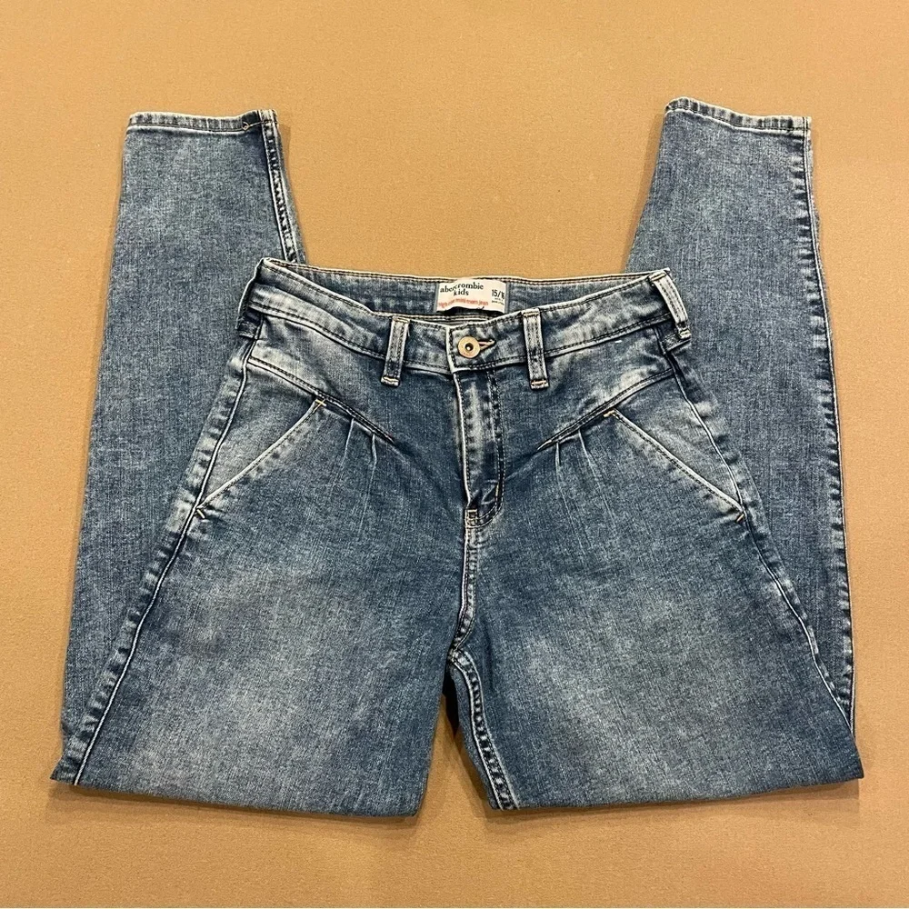 Abercrombie Kids Girl’s High Rise Mini Mom Jeans Size 15/16